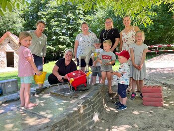 Neue Matschanlage Kita Schelenburg Gruppenbild