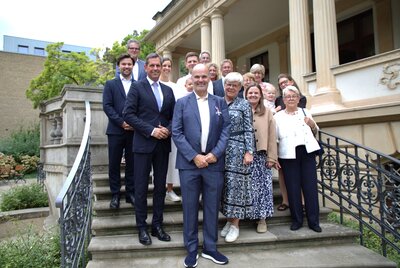 André Philipps Gruppenbild - Ehrung Verdienstkreuz am Bande