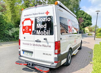 Sozio-Med-Mobil - Fahrzeug von hinten